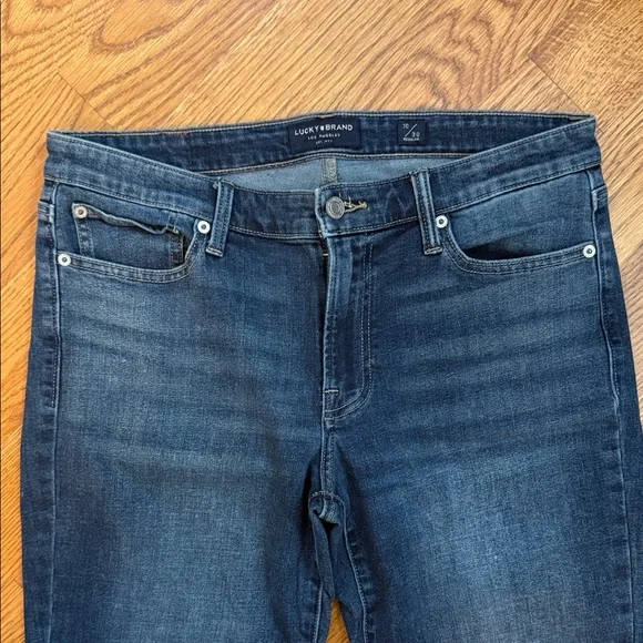 Lucky Brand Sweet Straight Jeans Dark Wash Size 10 / 30 Regular - Picture 3 of 8